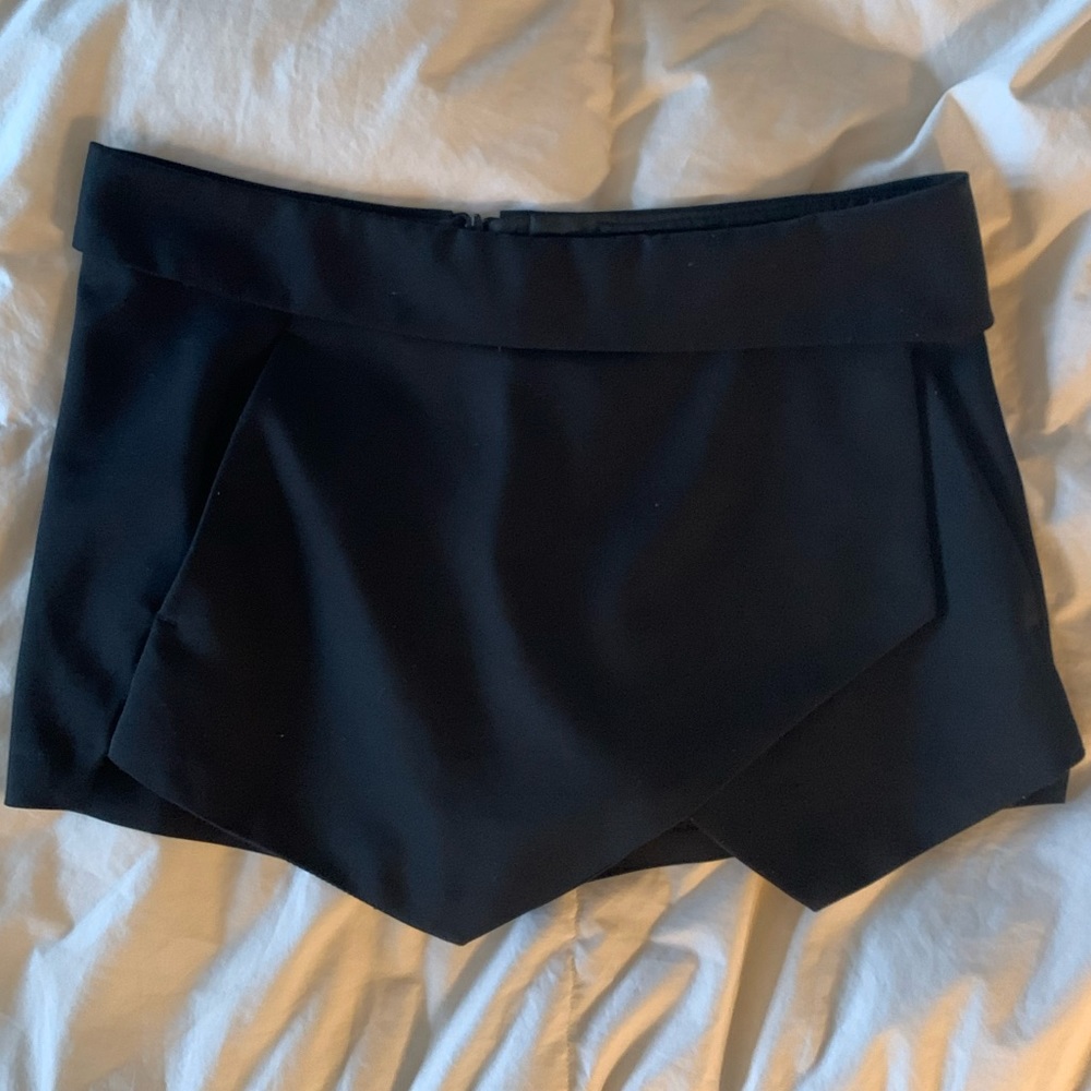 Zara black tailored skort